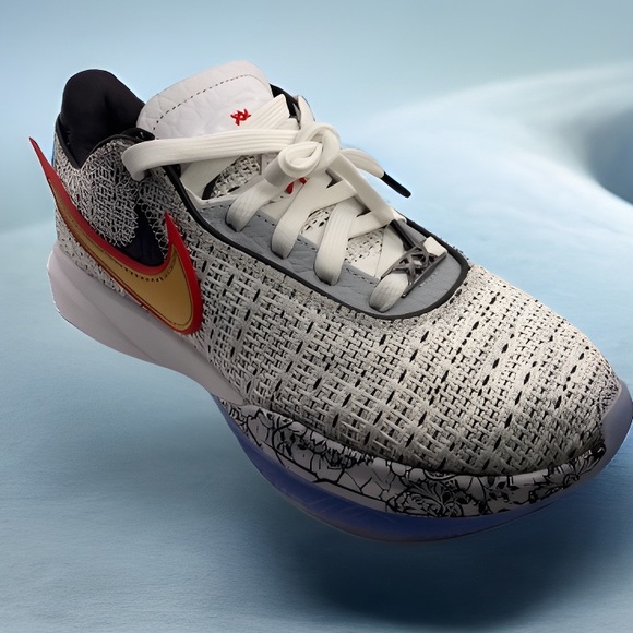 NIKE LeBron XX - Picture 2 of 4